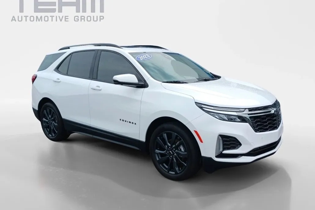 2023 Chevrolet Equinox RS photo 1