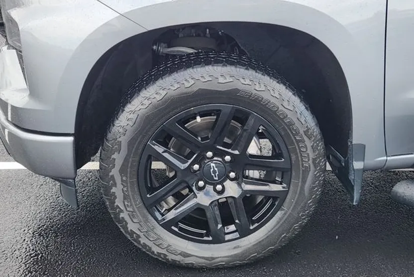 2023 Chevrolet Silverado 1500 Custom photo 1