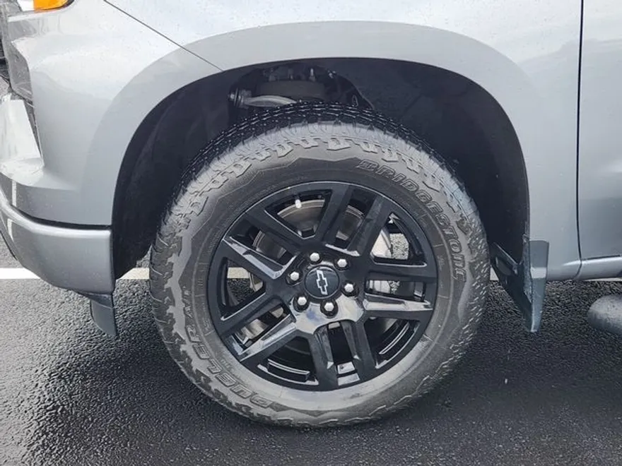 2023 Chevrolet Silverado 1500 Custom photo 1