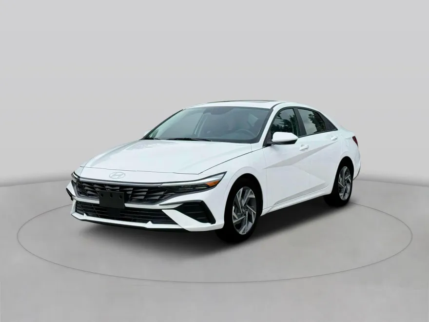 2025 Hyundai Elantra SEL Convenience photo 1