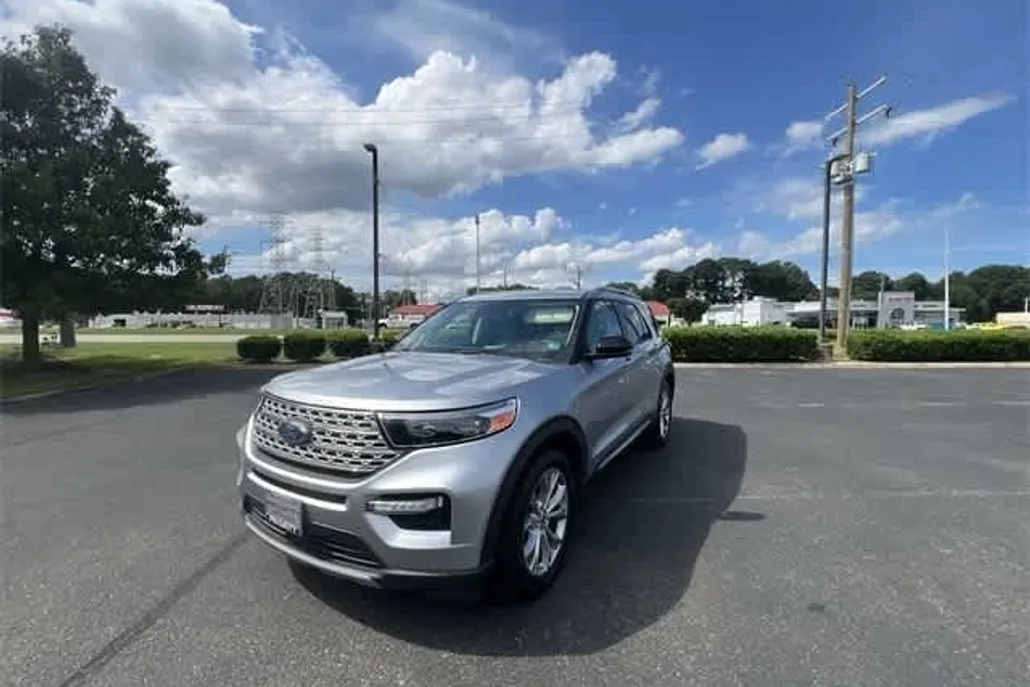 2023 Ford Explorer Limited photo 1