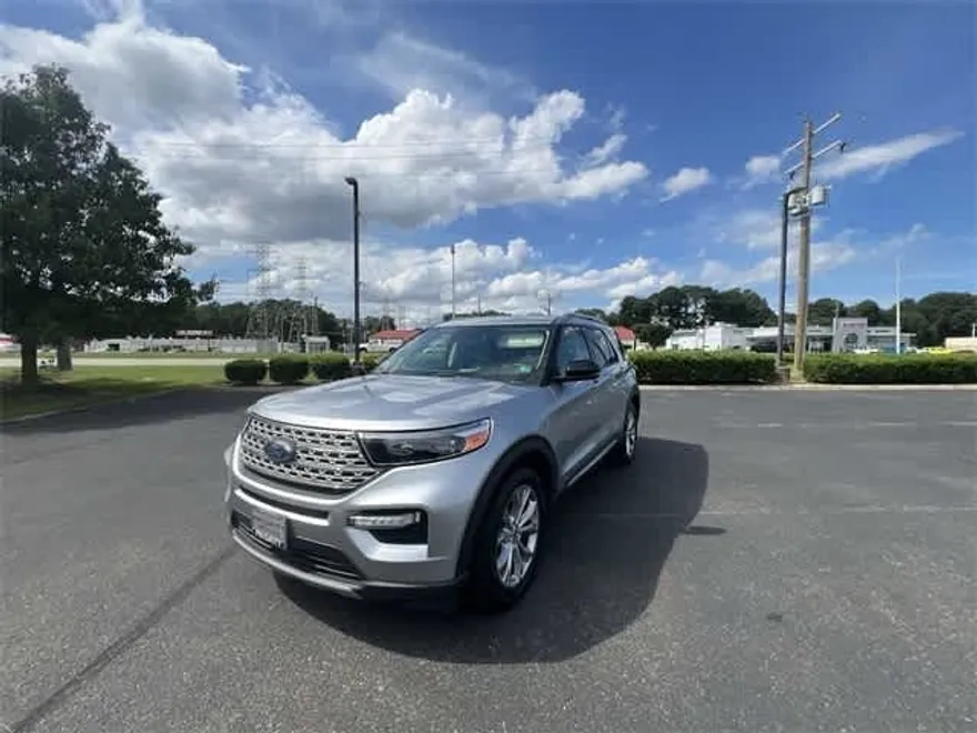 2023 Ford Explorer Limited photo 1