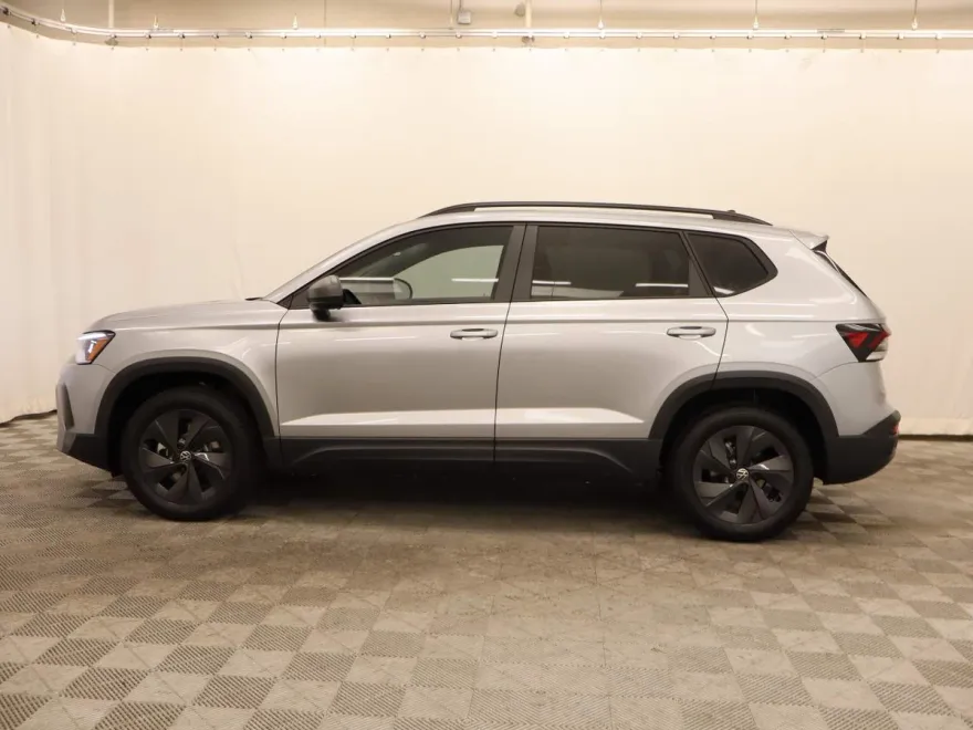 2025 Volkswagen Taos S photo 1