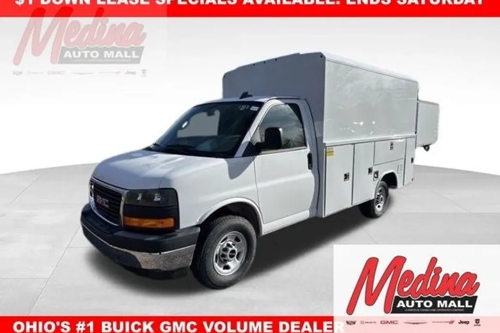 2025 Gmc Savana 3500 Cutaway photo 1