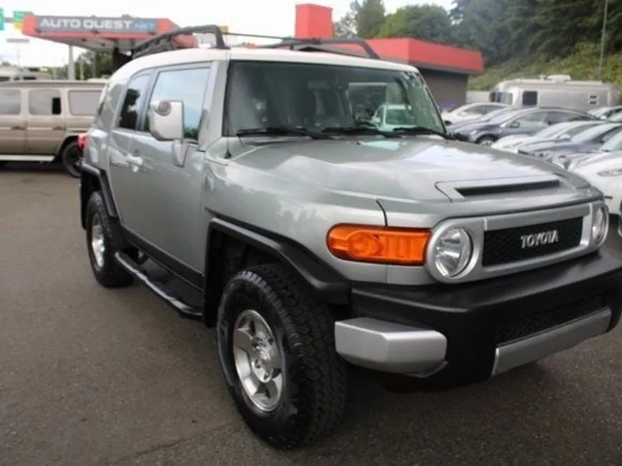 2010 Toyota FJ Cruiser Base photo 1