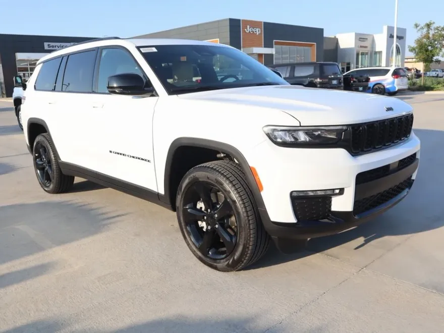 2025 Jeep Grand Cherokee Limited photo 1