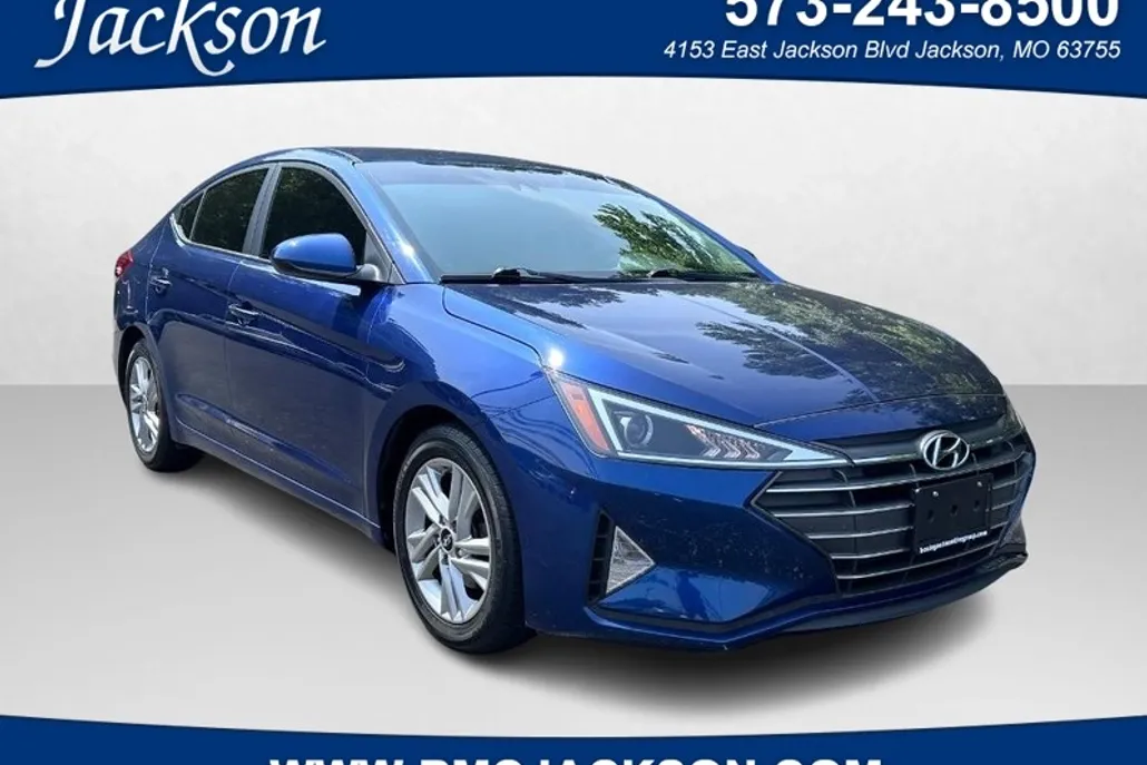 2020 Hyundai Elantra SEL photo 1