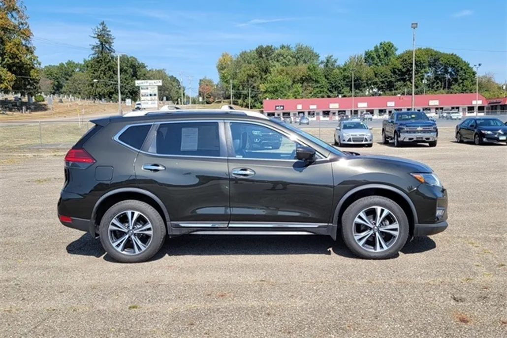 2017 Nissan Rogue SL photo 1