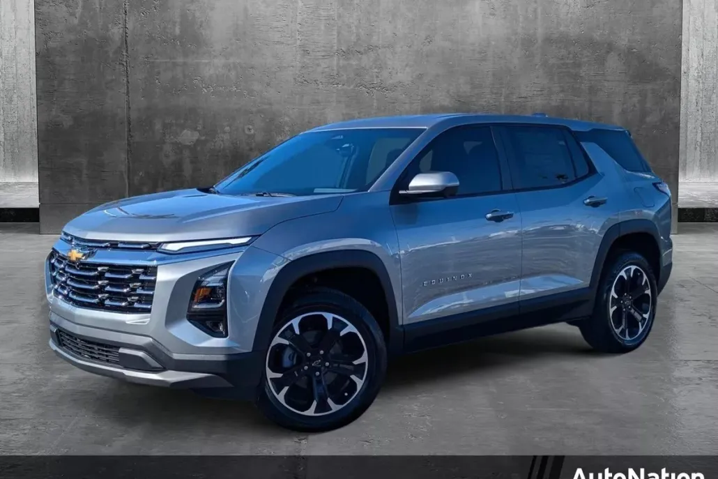 2025 Chevrolet Equinox LT photo 1