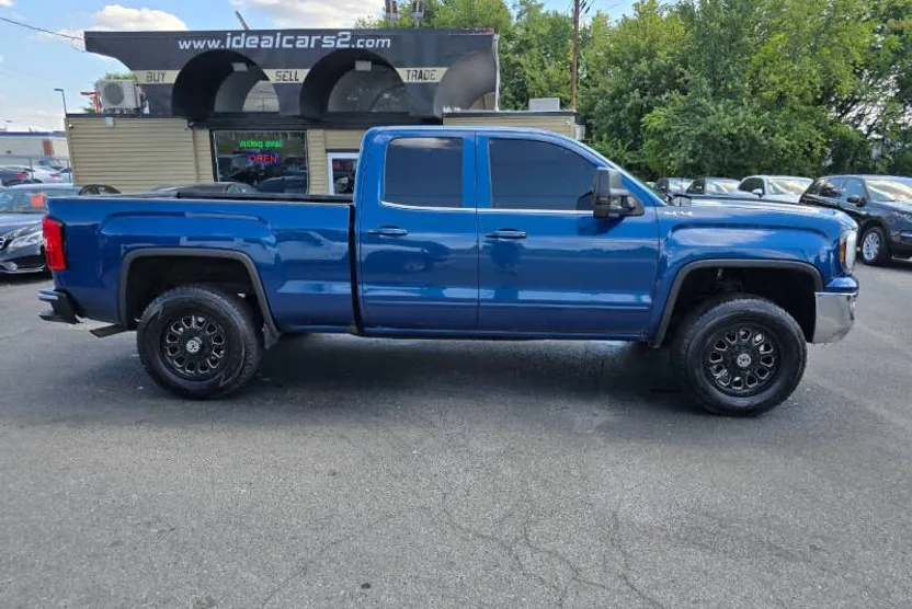 2017 Gmc Sierra 1500 SLE photo 1
