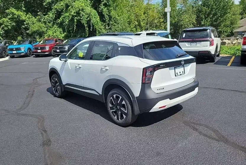 2026 Nissan Kicks SV photo 1