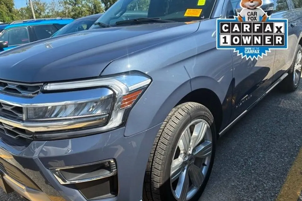 2023 Ford Expedition MAX Platinum photo 1