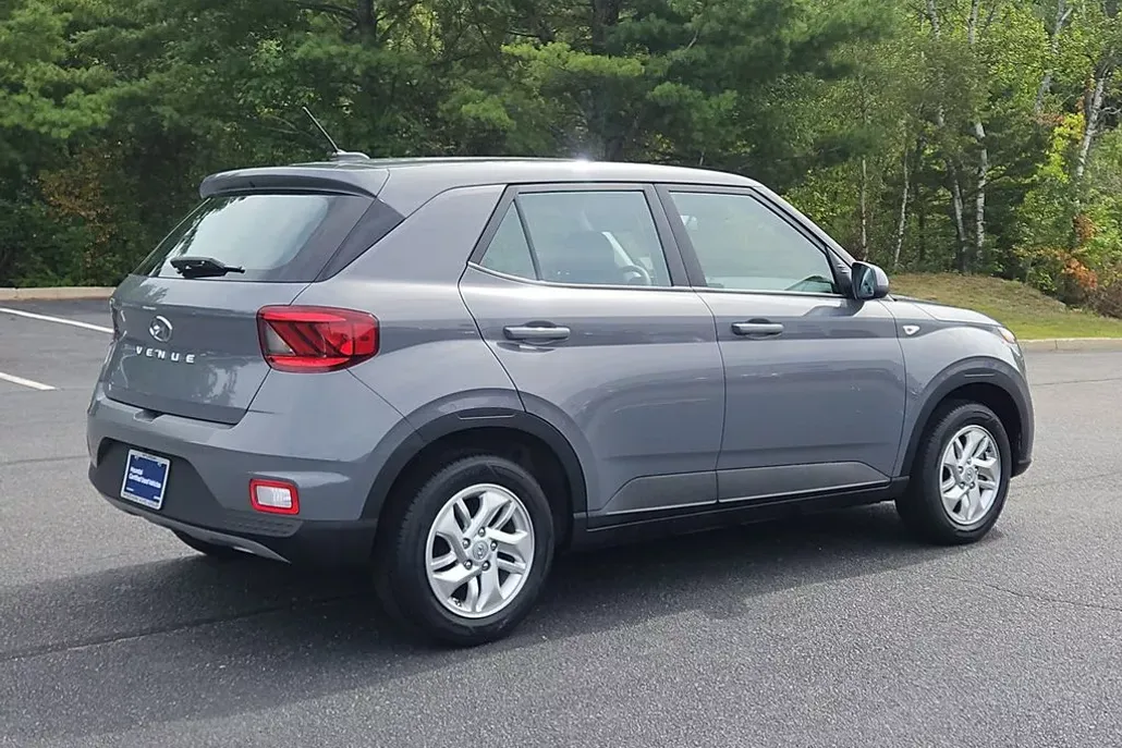 2023 Hyundai Venue SE photo 1