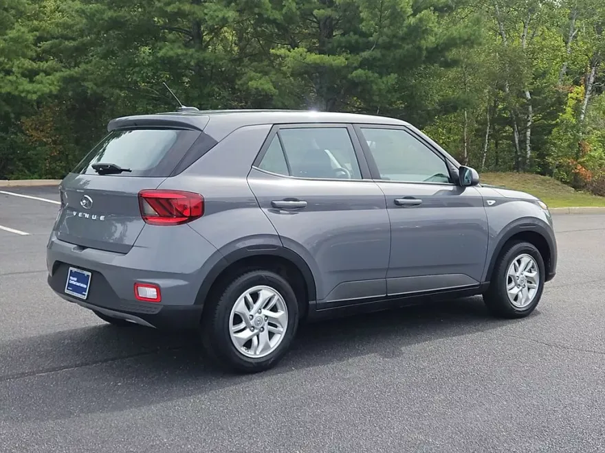 2023 Hyundai Venue SE photo 1