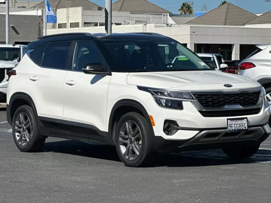 2021 Kia Seltos S photo 1
