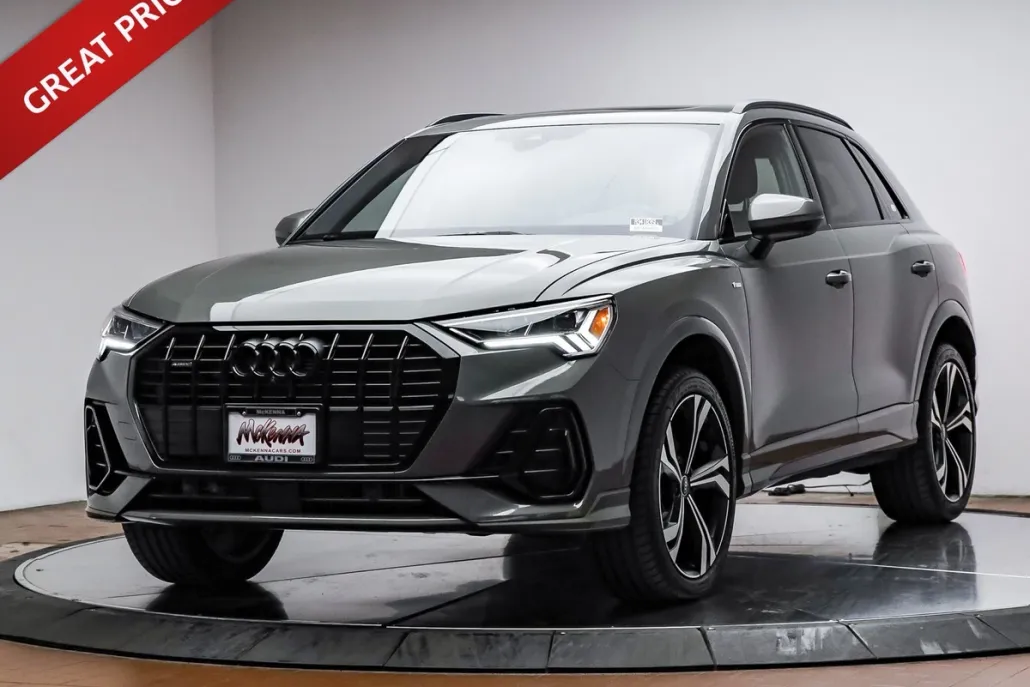 2024 Audi Q3 S line Premium Plus photo 1