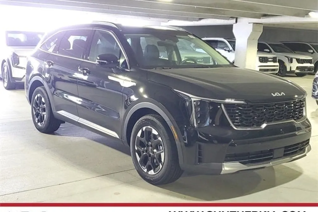 2025 Kia Sorento S photo 1