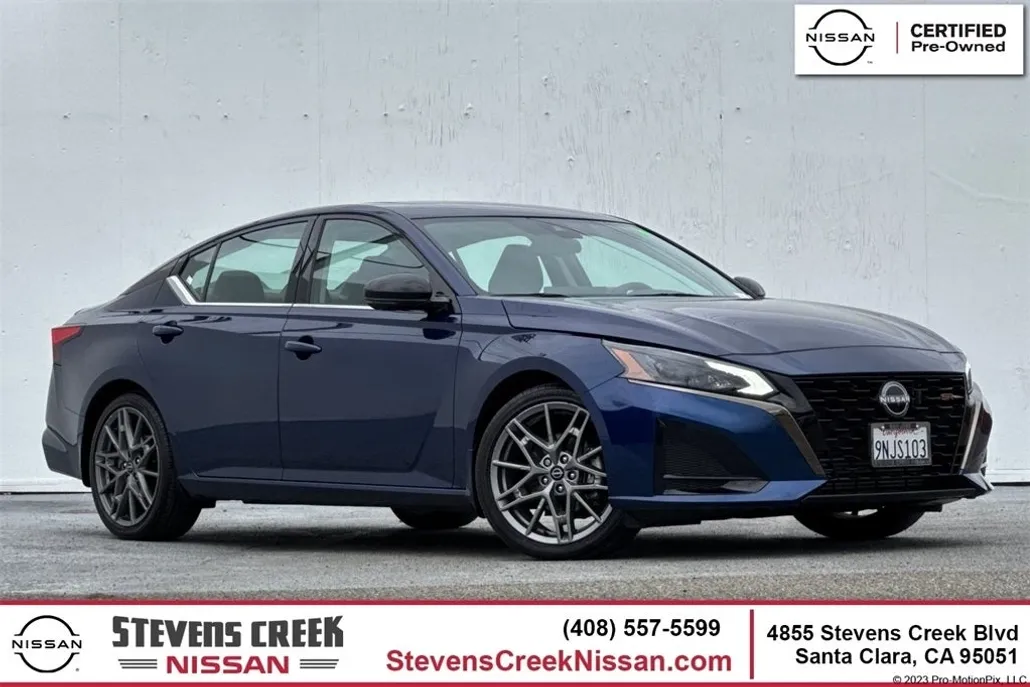 2023 Nissan Altima SR photo 1