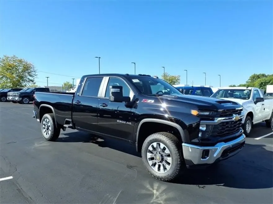 2026 Chevrolet Silverado 2500HD LT photo 1
