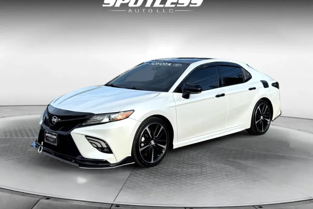 2019 Toyota Camry XSE photo 1