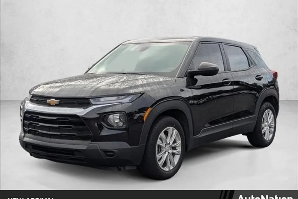 2023 Chevrolet Trailblazer LS photo 1