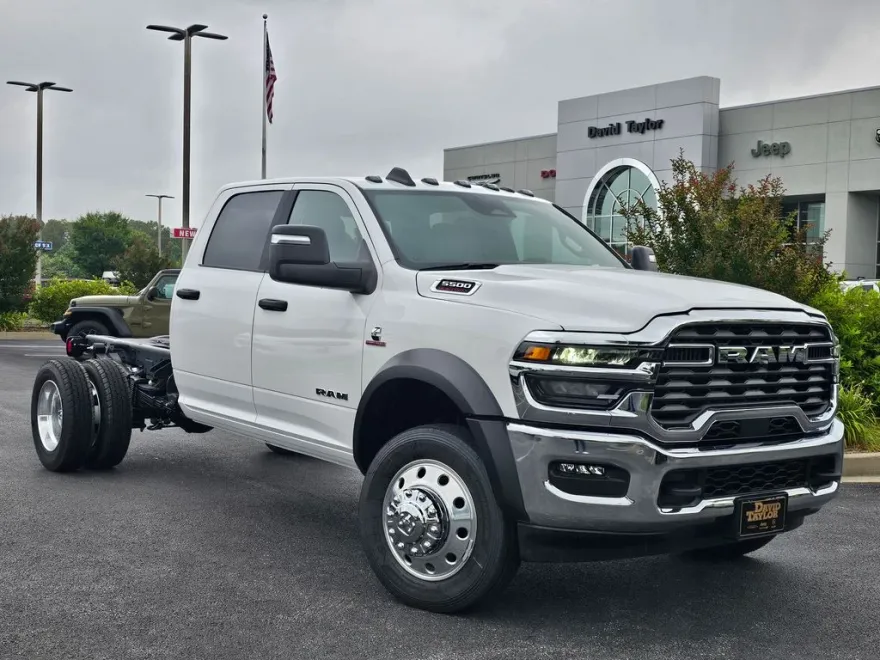 2025 Ram 5500 photo 1