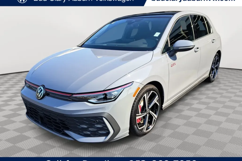 2025 Volkswagen Golf GTI SE photo 1