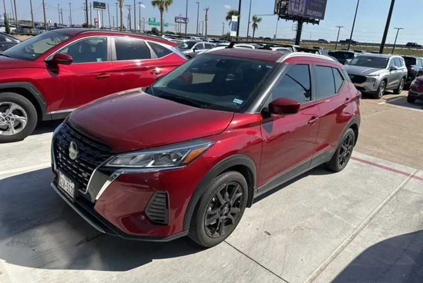 2023 Nissan Kicks SV photo 1