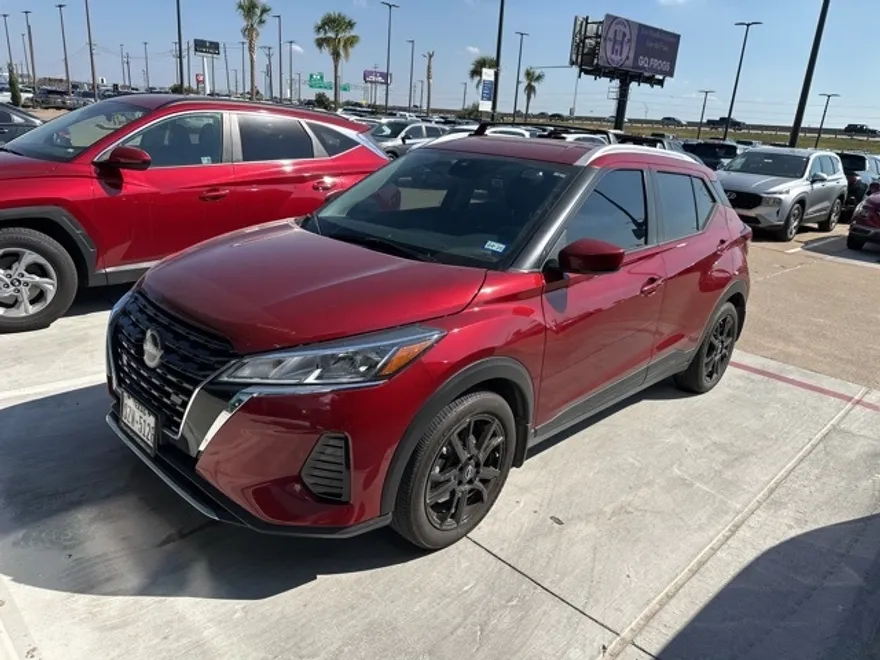 2023 Nissan Kicks SV photo 1