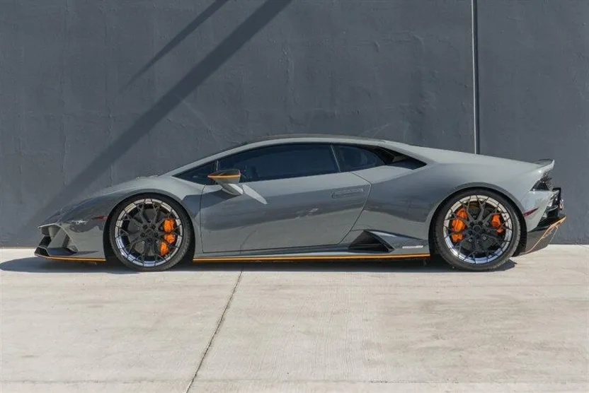 2020 Lamborghini Huracan Evo Coupe photo 1