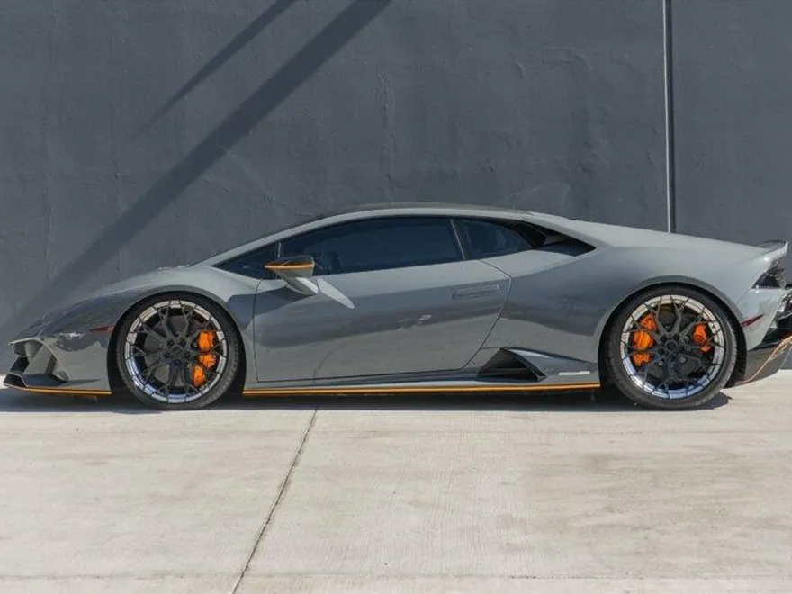 2020 Lamborghini Huracan Evo Coupe photo 1
