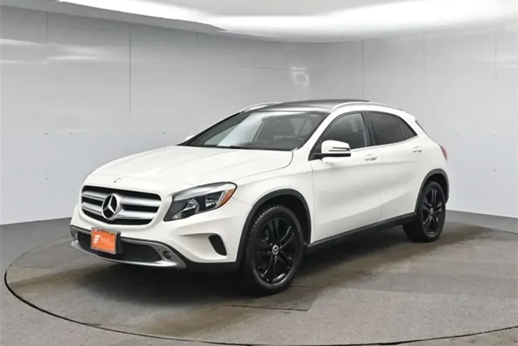 2017 Mercedes Benz GLA 250 photo 1