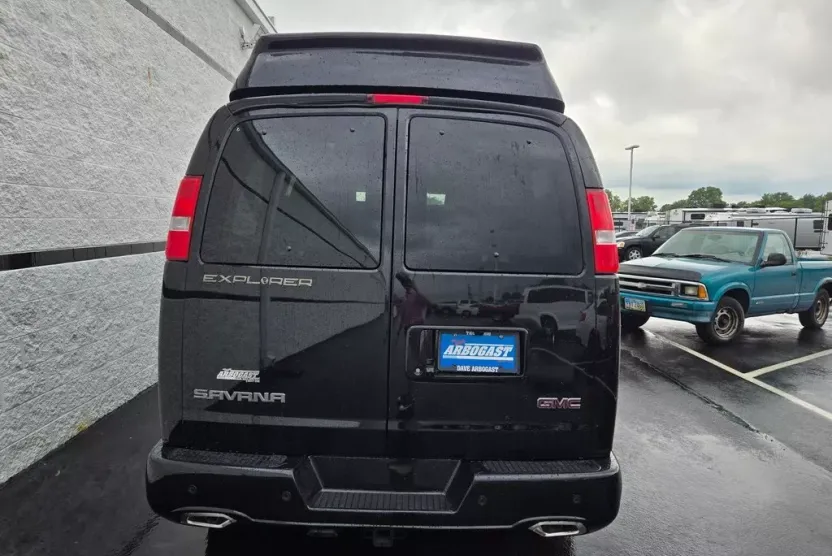 2025 Gmc Savana 2500 Cargo photo 1