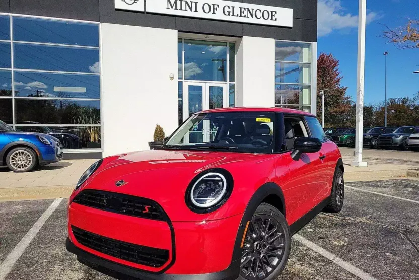 2025 Mini Cooper 2 Door Hardtop Signature photo 1