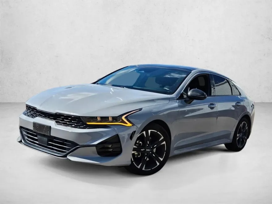 2022 Kia K5 GT-Line photo 1