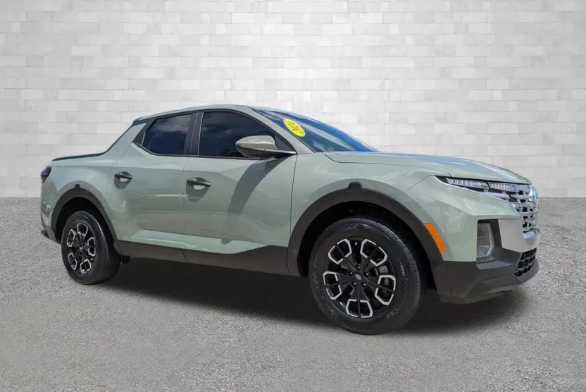 2024 Hyundai Santa Cruz SE photo 1