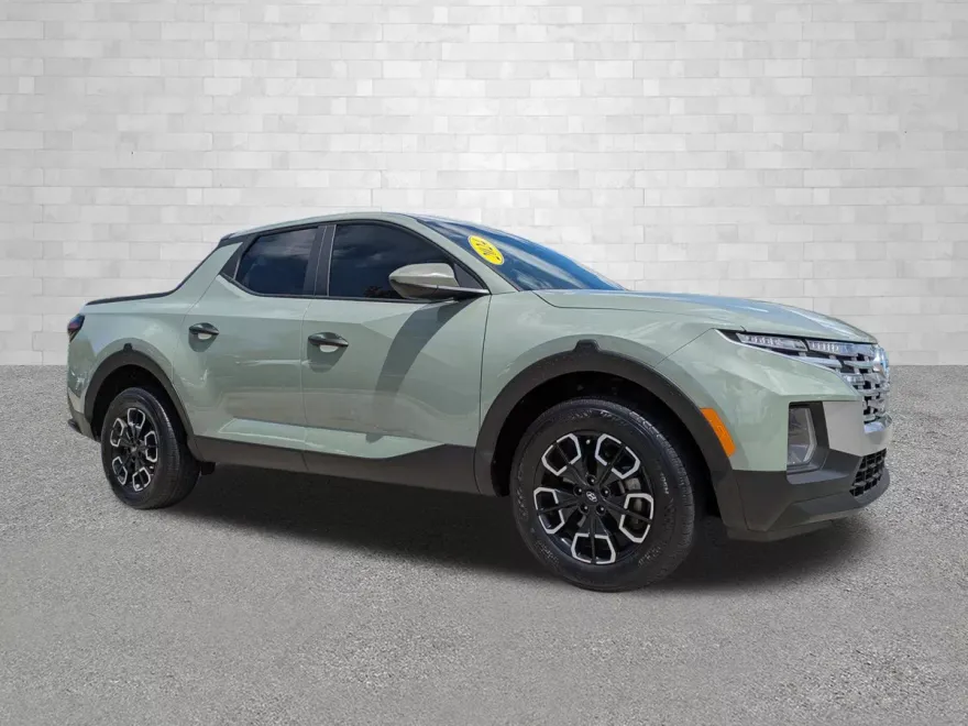 2024 Hyundai Santa Cruz SE photo 1