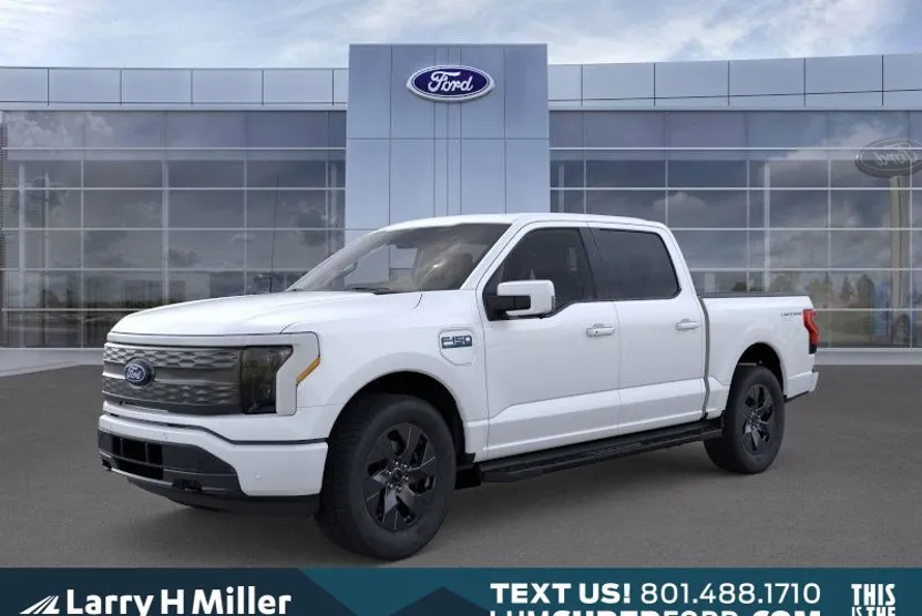 2025 Ford F-150 Lightning Lariat photo 1