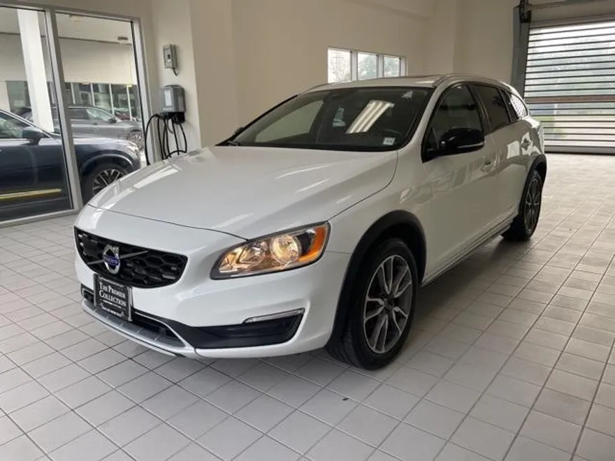 2018 Volvo V60 Cross Country T5 AWD photo 1