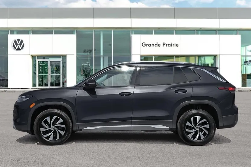 2025 Volkswagen Tiguan S photo 1