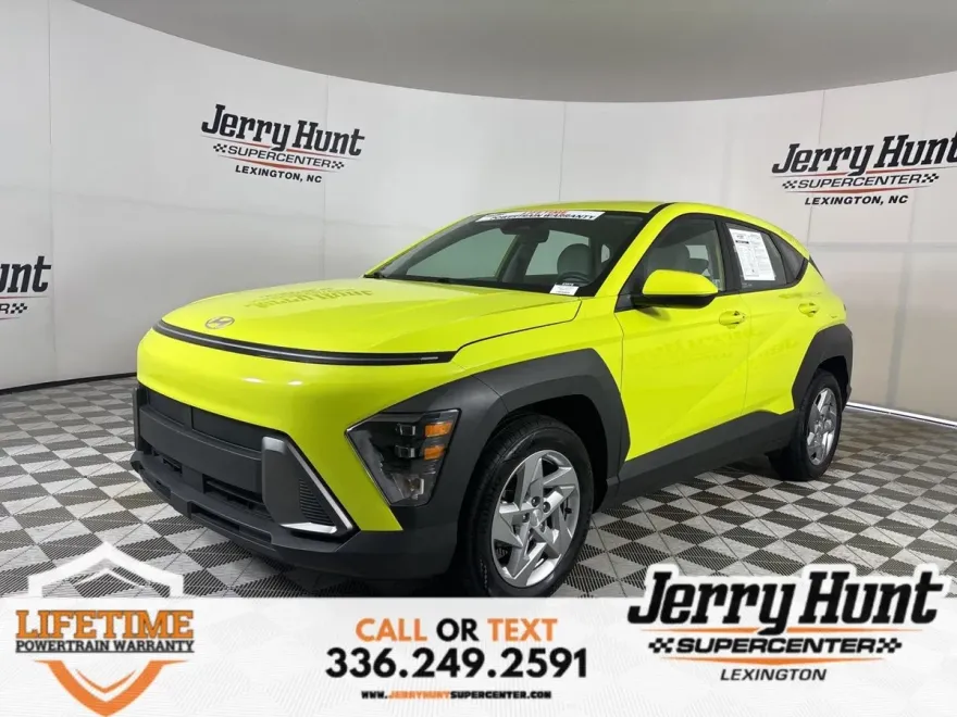 2024 Hyundai Kona SE photo 1
