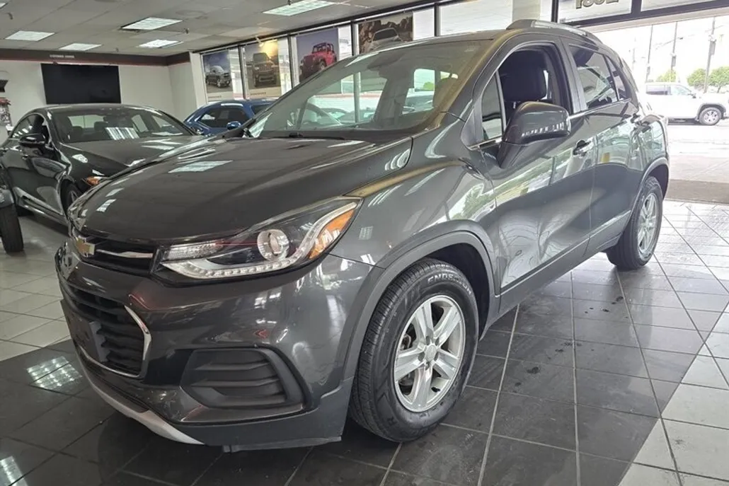 2020 Chevrolet Trax LT photo 1