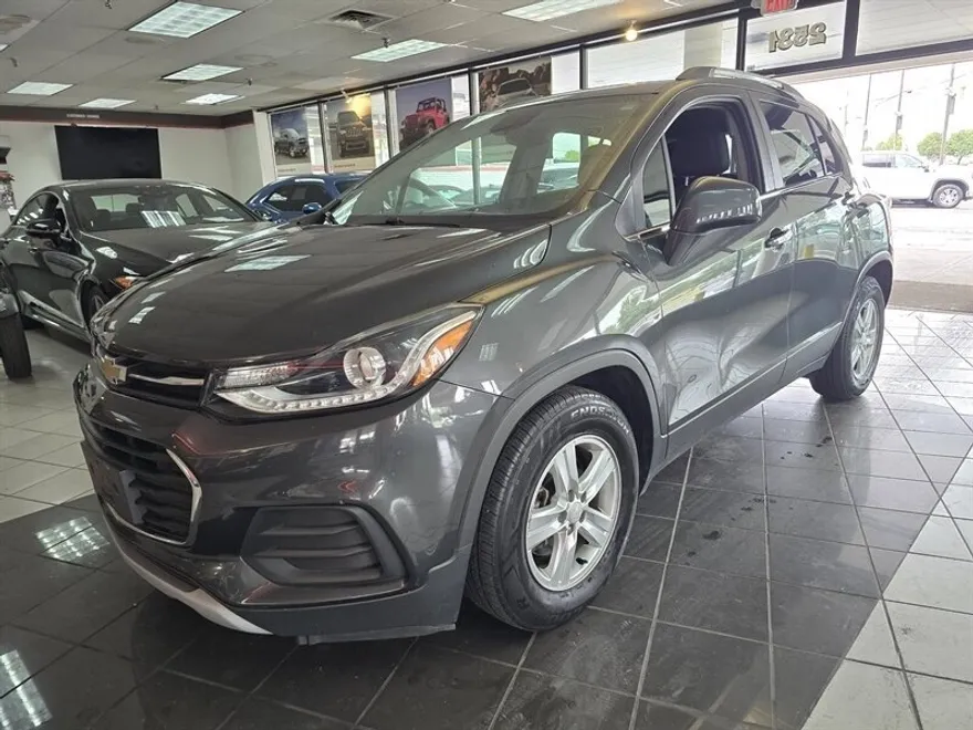 2020 Chevrolet Trax LT photo 1