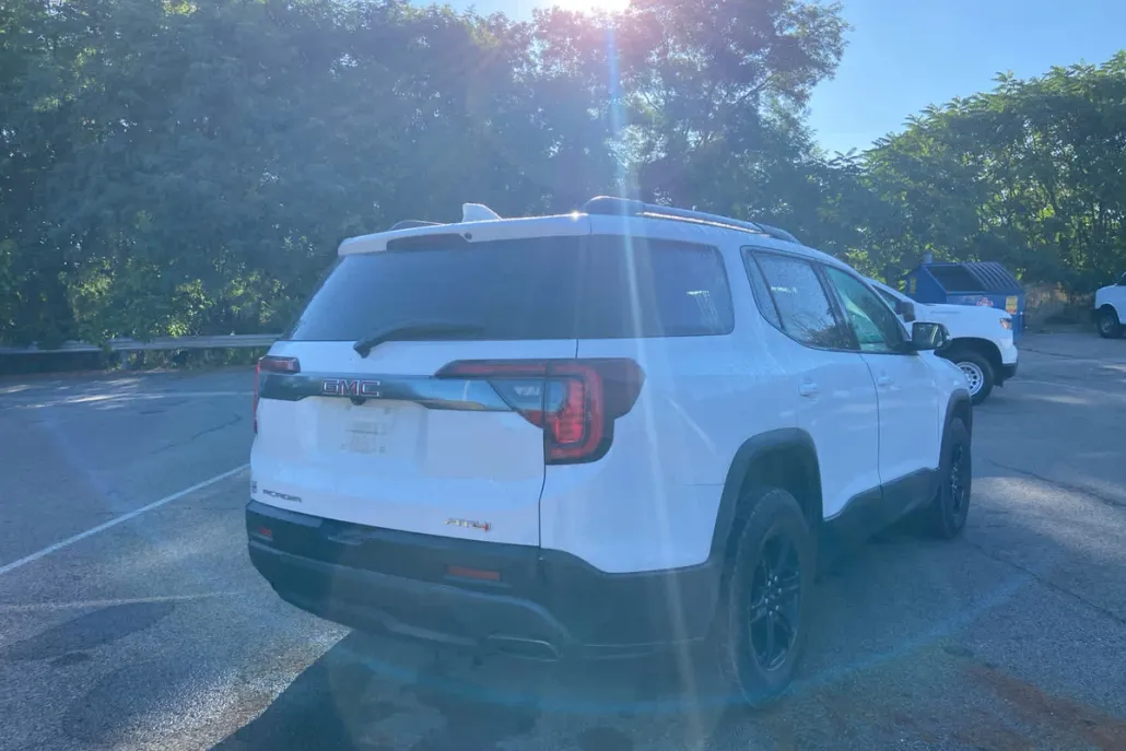 2023 Gmc Acadia AT4 photo 1
