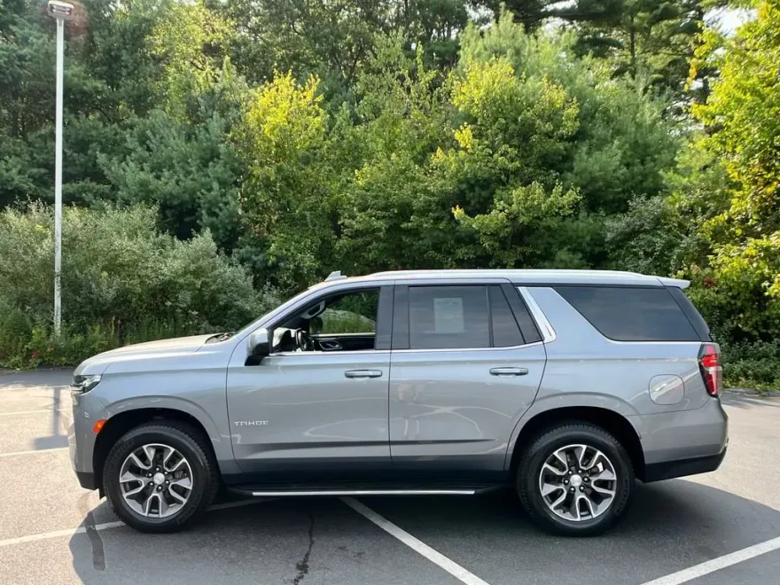 2021 Chevrolet Tahoe LT photo 1