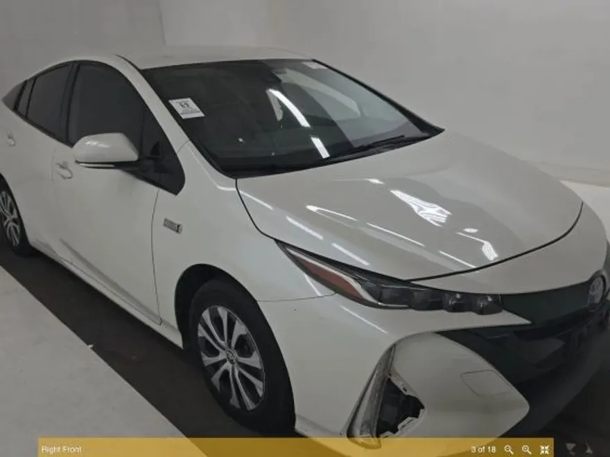 2020 Toyota Prius Prime XLE photo 1