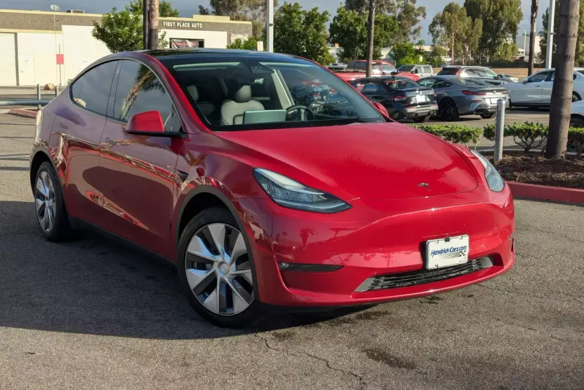 2022 Tesla Model Y Long Range photo 1