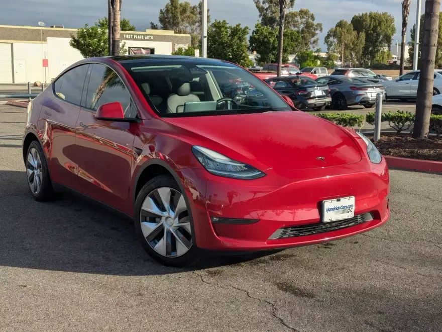 2022 Tesla Model Y Long Range photo 1