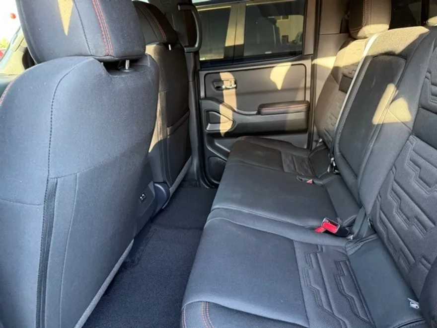 2025 Nissan Frontier PRO-4X photo 2