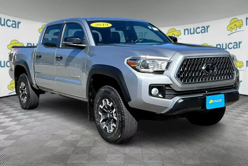 2019 Toyota Tacoma SR5 photo 1